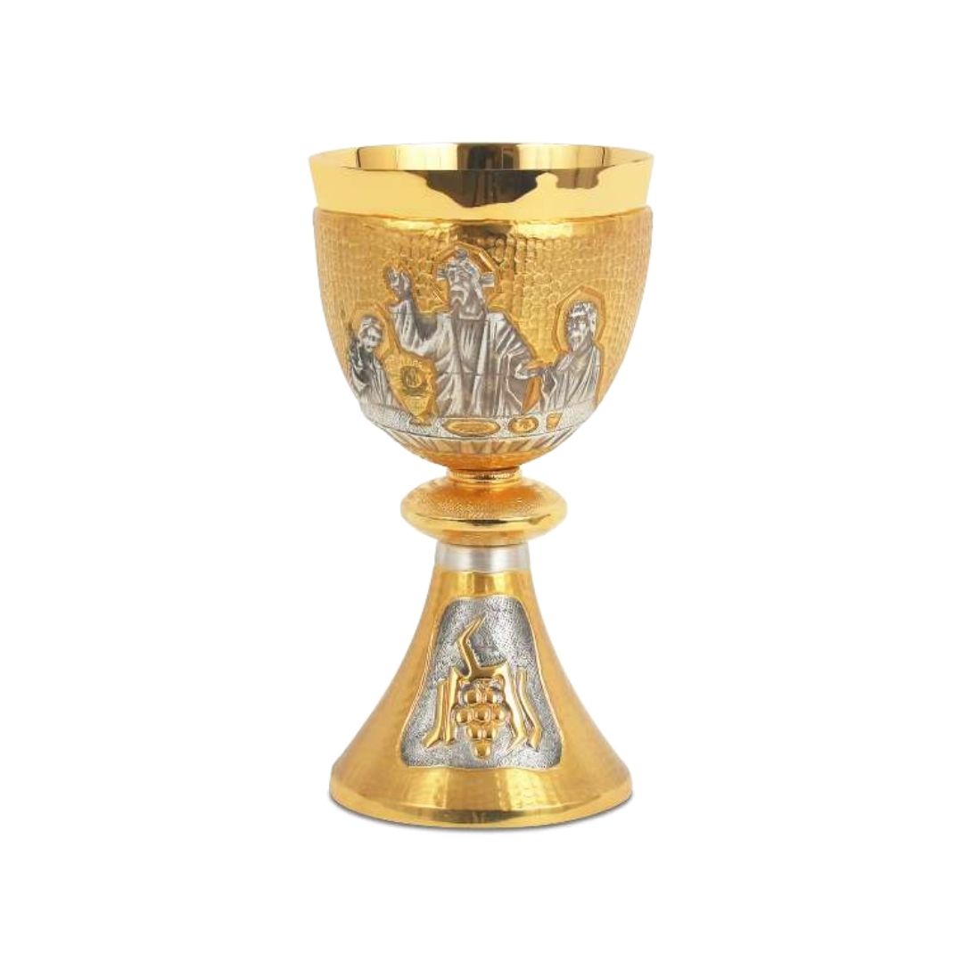 Chalice with chiseled Last Supper motif in a Bi-Color finish