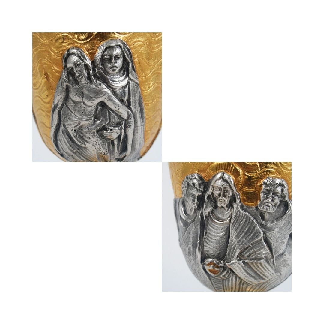 Chalice with chiseled Last Supper and Morie motif in a Bi-Color finish