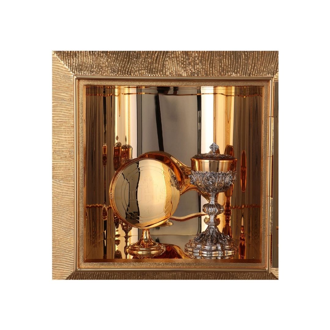Wall Tabernacle with four evangelist 24K-Gold & Silver plated. Single door with adoration window. Made by Napoletana Arte Sacra Italy