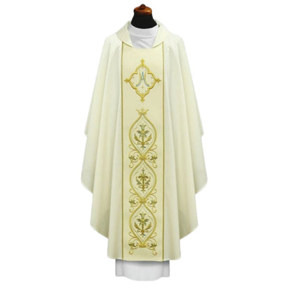 Marian chasuble with baroque embroidery on wool fabric. 
