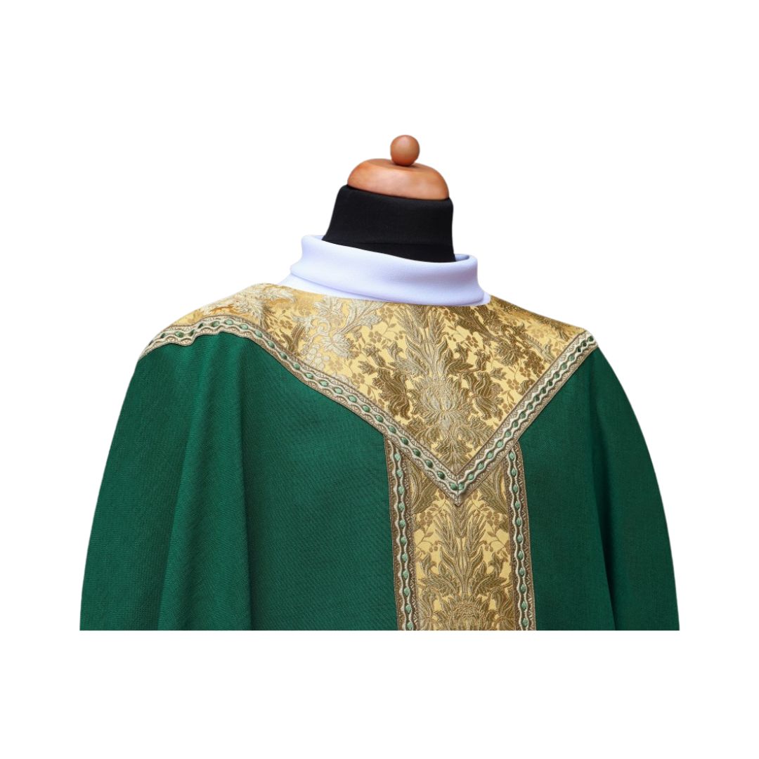 Chasuble with metallic brocade with v-shape neckline trimmed in galloon.