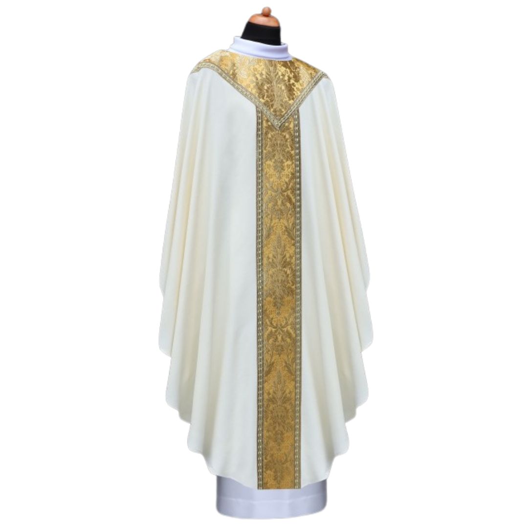 Chasuble with metallic brocade with v-shape neckline trimmed in galloon.