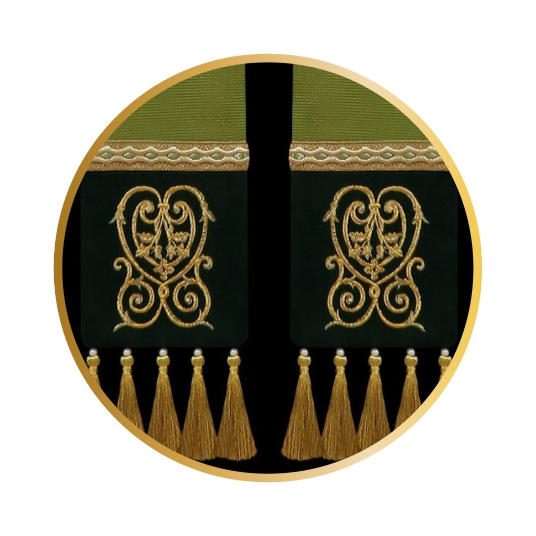 Liturgical priest stole green 100% wool  with lurex. Embroidered cross on velvet , trimmed with braid and tassels.