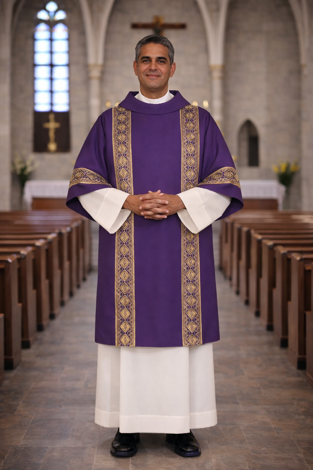 Dalmatic purple with embroidered gold bands and cowl collar on lightweight material. Made in Italy