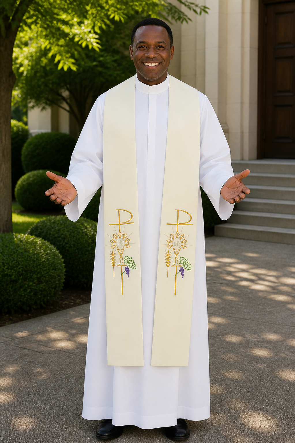 Ivory priest stole IHS, Chalice and Grapes