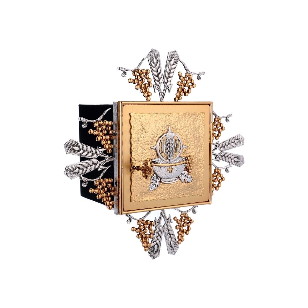 Wall Tabernacle with  Host, Grapes and Ears of Wheat in 24k Gold Plated. Single door. Made by Napoletana Arte Sacra Italy
